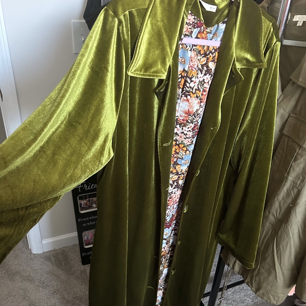 Never worn velvet duster by Ellison size 2XL